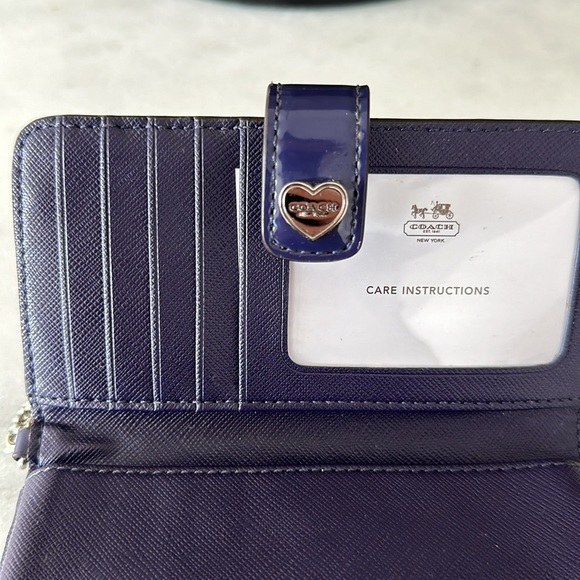 Coach Purple Patent Leather Wristlet Wallet - Picture 4 of 6